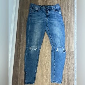 Lucky Brand Women’s Ripped Jeans  with Zipper Detail Size 6